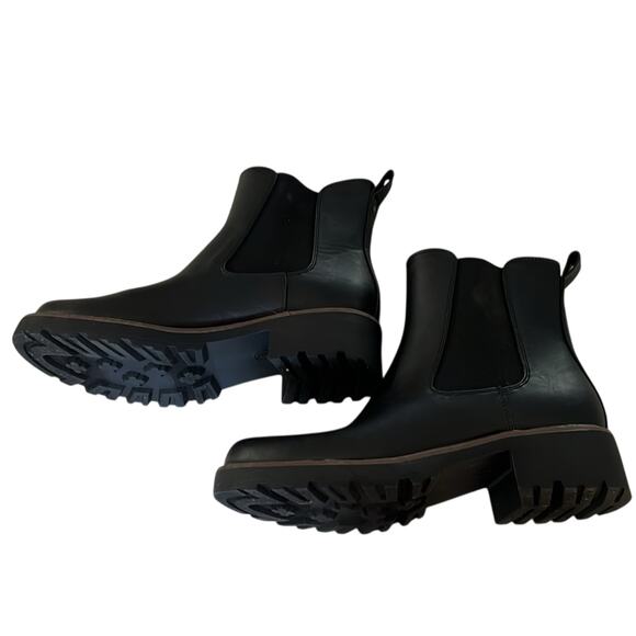 Universal Thread Womens Size 9 Black Chunky Heel Ankle Boot Slip On Faux Leather - Picture 3 of 8